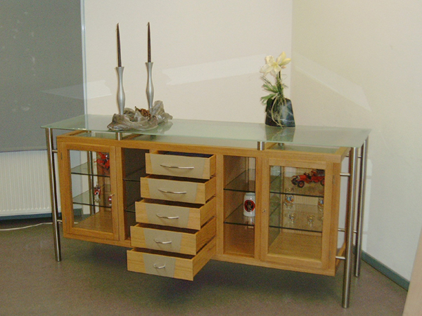  Kommode mit Glas 